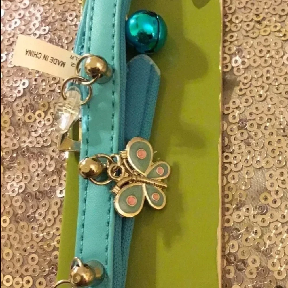 Ⓜ️✔️🌸Trendy Whiskey City Cat Collar NWT. , metallic Blue. Stunning!